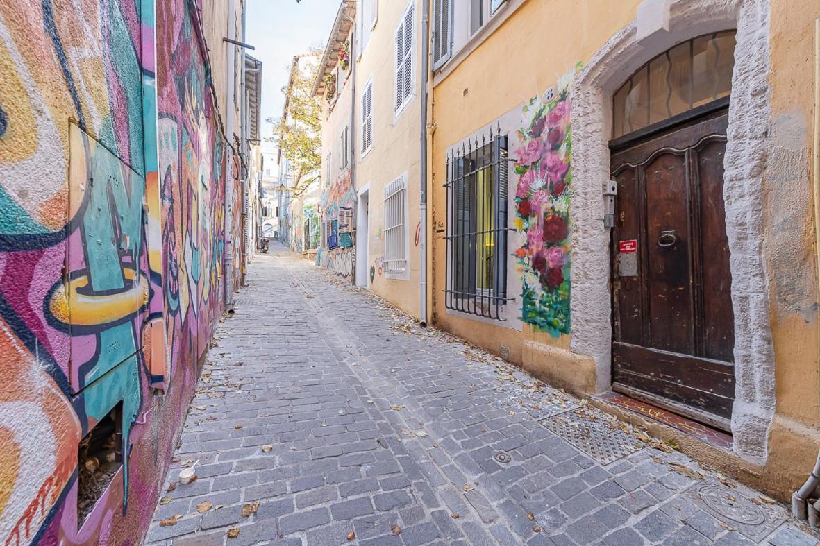 T1 Pop Tout Neuf Au Panier Marseille Luaran gambar
